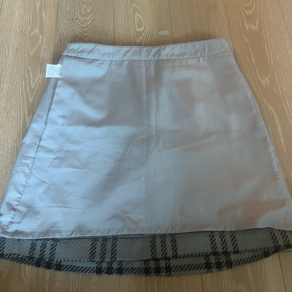 J. Crew Grey and Black Plaid Academia High Waist Mini Skirt with pockets - Picture 3 of 5